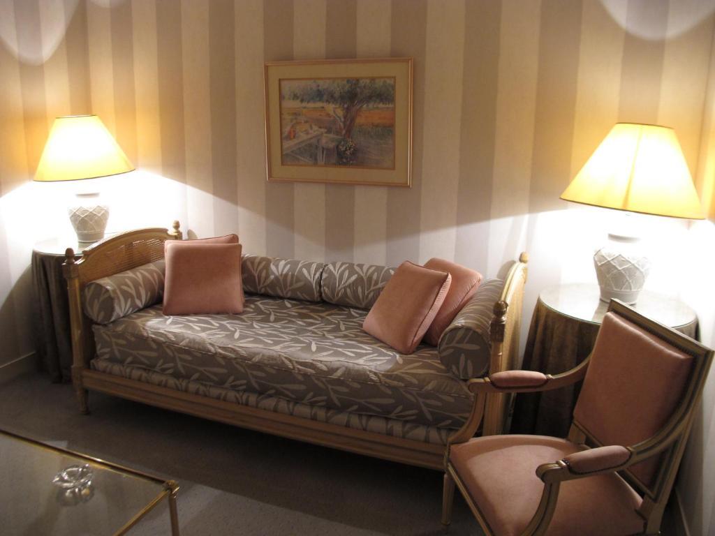 Auberge Des Templiers Boismorand Szoba fotó