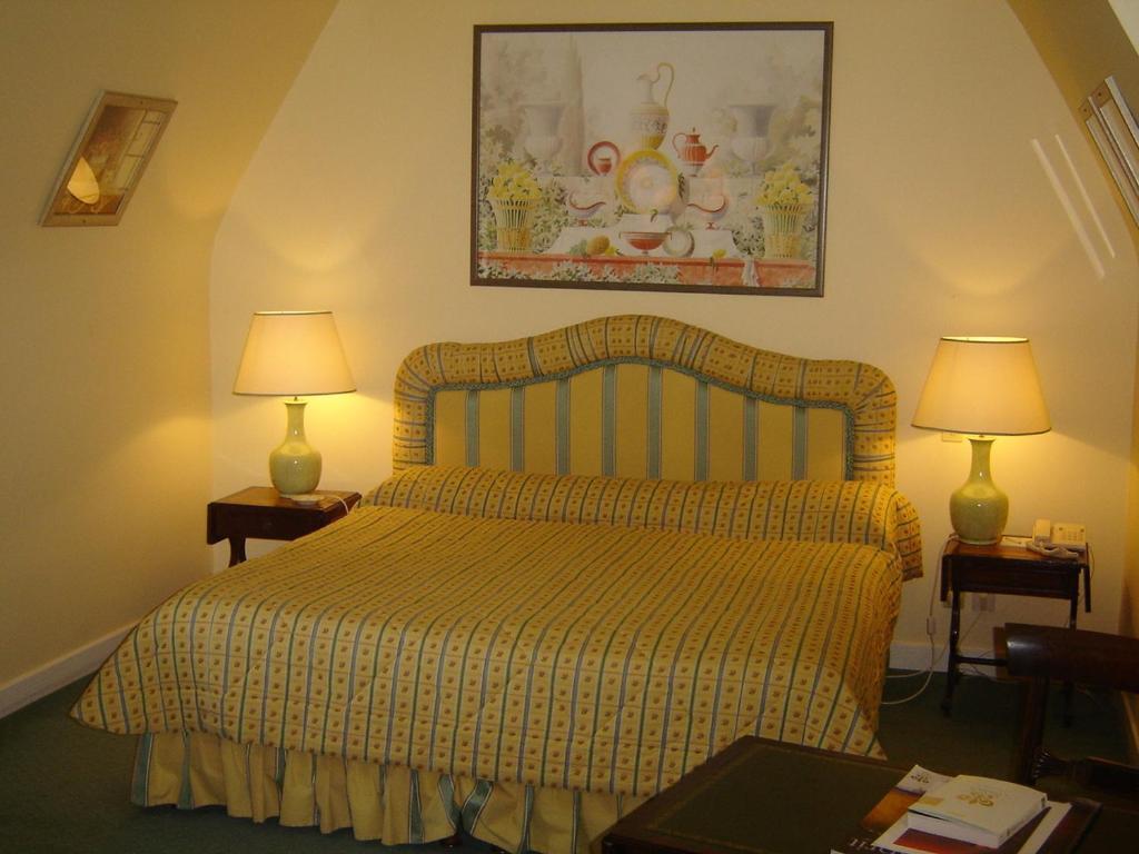 Auberge Des Templiers Boismorand Szoba fotó
